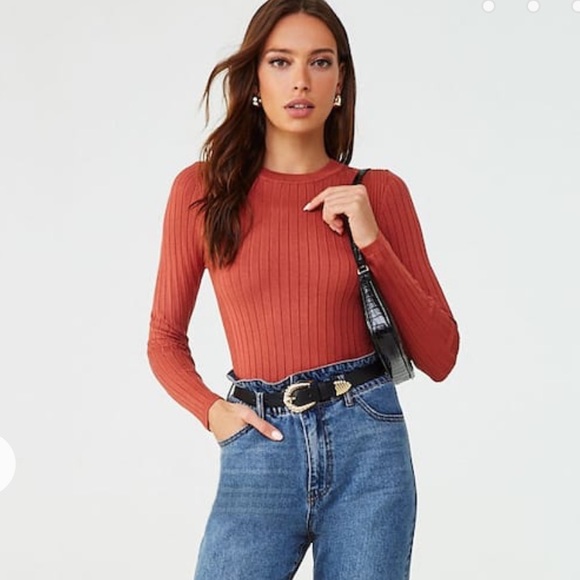 Ribbed Formfitting Sweater 